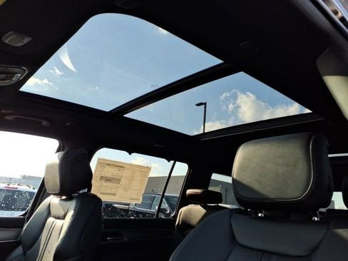 New 2026 Jeep Grand Wagoneer L Limited AWD/4WD image 15