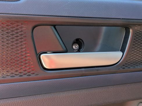 Used 2025 Volkswagen ID. Buzz Pro S Plus image 13