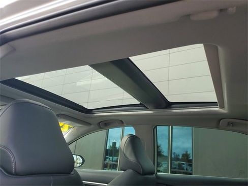 Used 2023 Toyota Camry XSE image 15