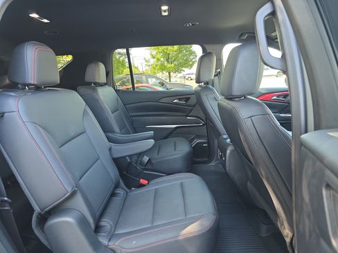 Used 2024 Chevrolet Traverse Z71 w/ Enhanced Driving Package AWD/4WD image 30