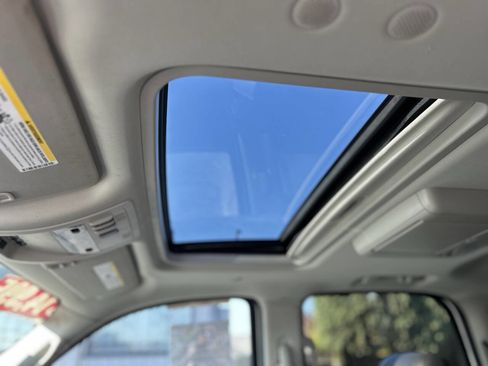 Used 2012 Cadillac Escalade Luxury image 17