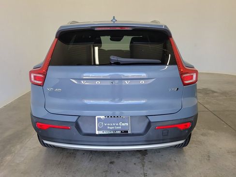 Used 2021 Volvo XC40 T5 Momentum AWD/4WD image 6