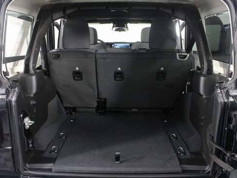 New 2026 Jeep Wrangler Unlimited Rubicon image 17