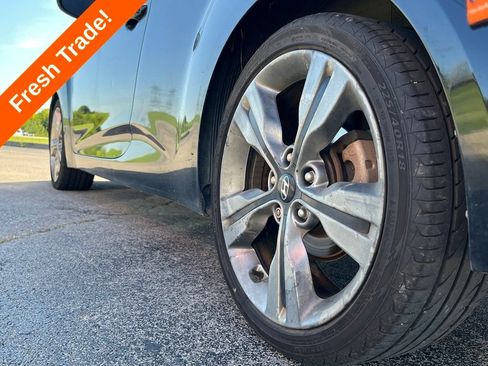 Used 2016 Hyundai Veloster w/ Option Group 02 FWD image 11