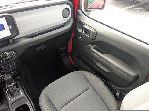 New 2025 Jeep Gladiator Willys image 17