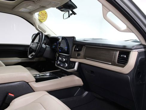 Used 2024 Ford Expedition Limited image 32