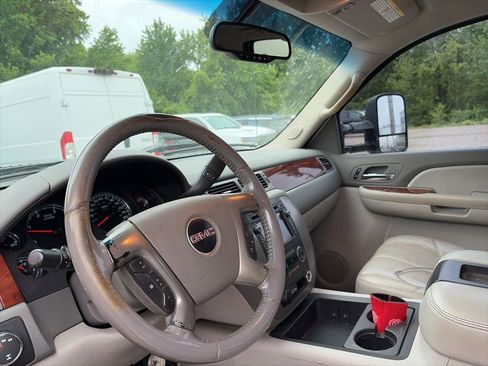 Used 2009 GMC Sierra 3500 SLT w/ SLT Convenience Package AWD/4WD image 17