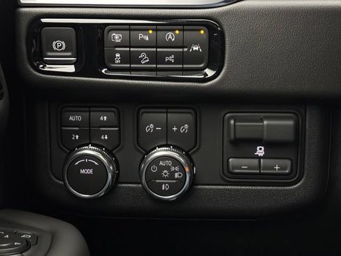 New 2026 GMC Yukon XL Elevation w/ Elevation Premium Package AWD/4WD image 26