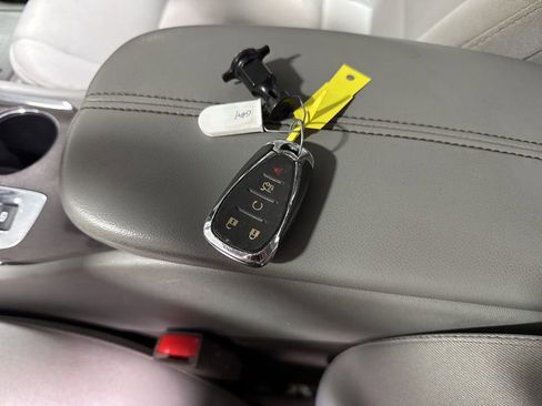 Used 2023 Chevrolet Malibu LT FWD image 31