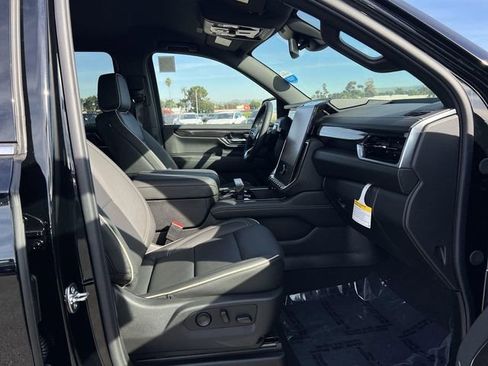 New 2026 GMC Sierra 2500 AT4 w/ AT4 Premium Plus Package image 32