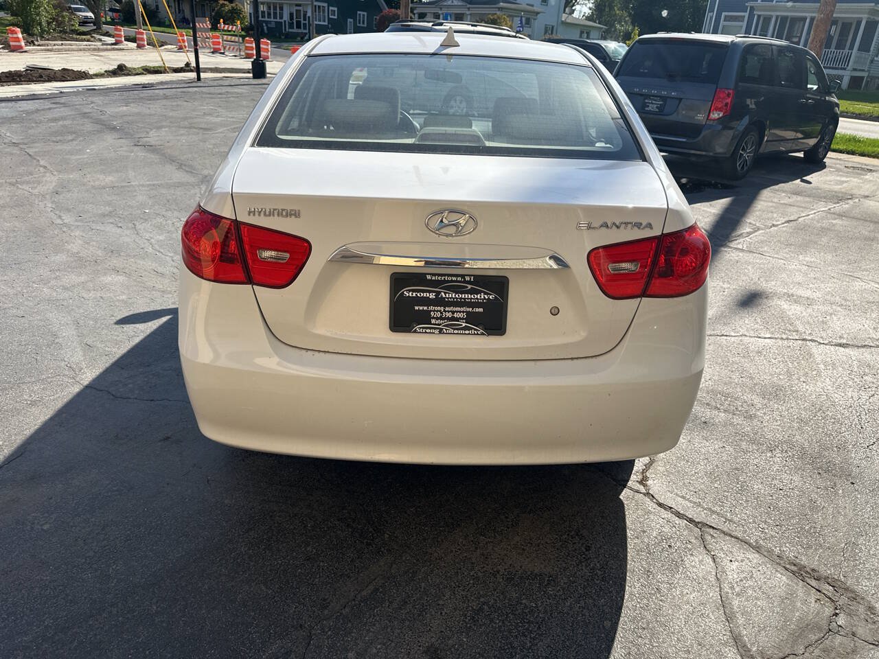 Used 2010 Hyundai Elantra GLS FWD image 4