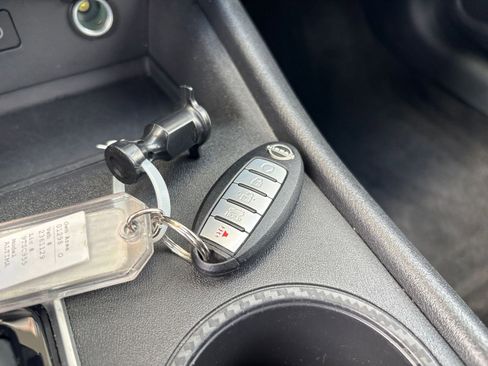 Used 2025 Nissan Altima 2.5 SV FWD image 25