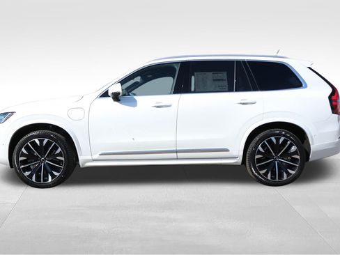 New 2026 Volvo XC90 T8 Plus w/ Protection Package AWD/4WD image 8