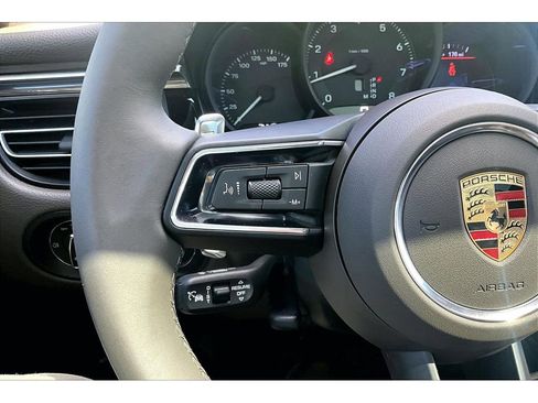 Used 2026 Porsche Macan AWD/4WD image 27
