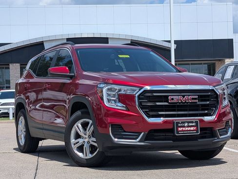 Used 2024 GMC Terrain SLE w/ Driver Convenience Package FWD image 1