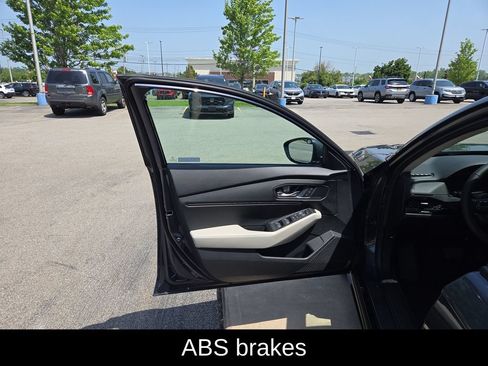 Used 2023 Honda Accord EX-L image 12