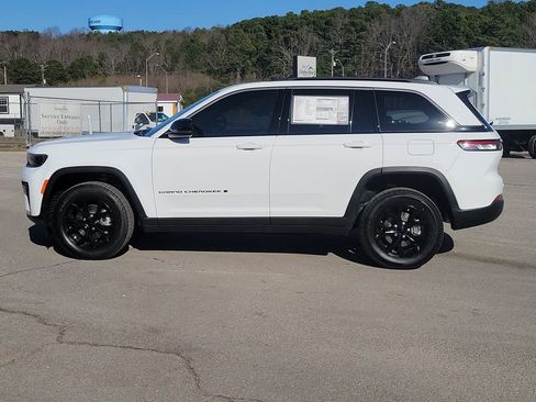 New 2026 Jeep Grand Cherokee Altitude AWD/4WD image 6
