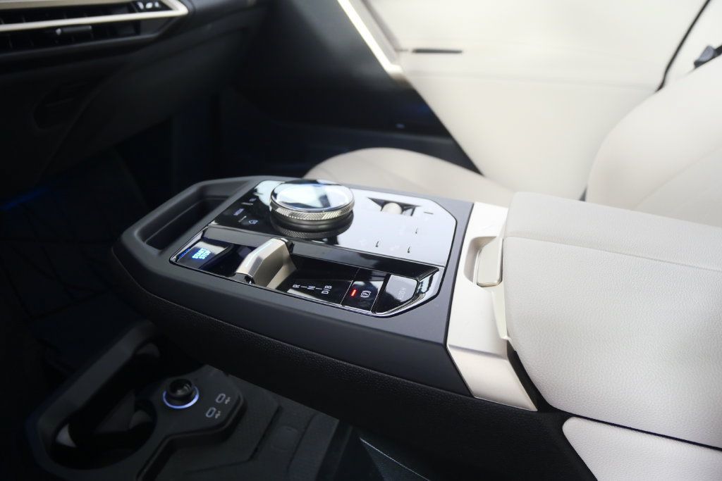 Certified 2025 BMW iX xDrive50 AWD/4WD image 22