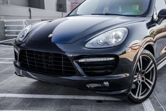 Used 2014 Porsche Cayenne GTS AWD/4WD image 22