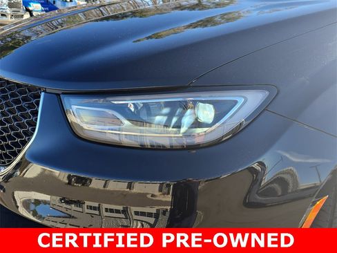 Used 2024 Chrysler Pacifica Touring-L image 32