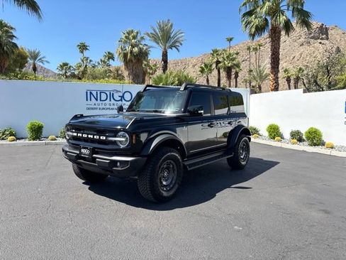 Used 2025 Ford Bronco Outer Banks w/ Sasquatch Package AWD/4WD image 1