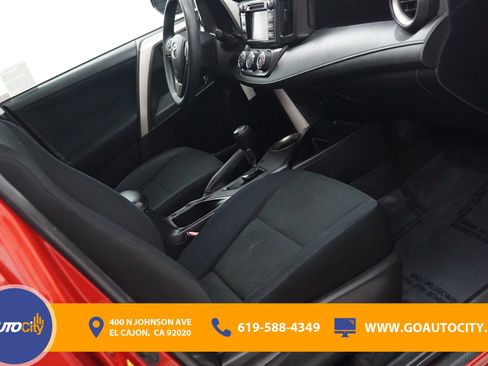 Used 2015 Toyota RAV4 LE FWD image 8