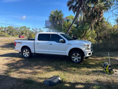 Used 2017 Ford F150 Platinum w/ Equipment Group 701A Luxury image 19