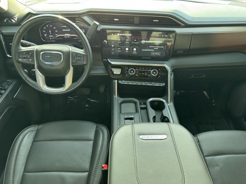 Used 2025 GMC Sierra 2500 Denali AWD/4WD image 10