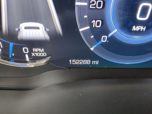 Used 2019 Cadillac Escalade Premium Luxury image 23