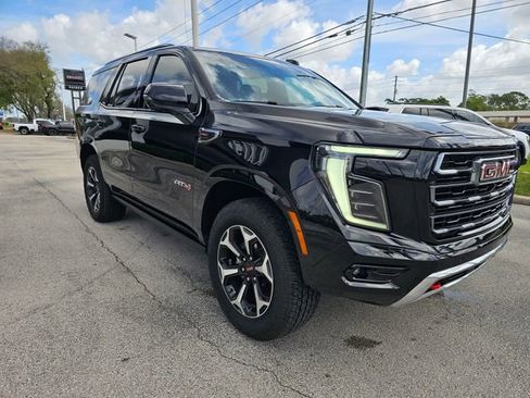 Used 2025 GMC Yukon AT4 w/ AT4 Premium Package image 8