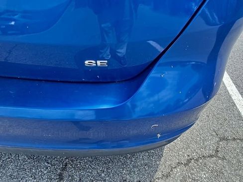 Used 2018 Ford Focus SE w/ Cold Weather Package FWD image 4