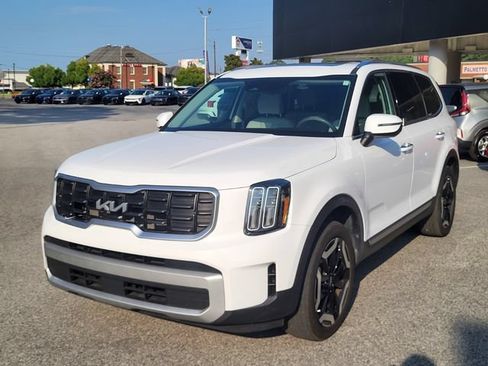 Certified 2024 Kia Telluride S w/ S Sunroof Package FWD image 6