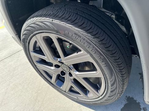 New 2026 Jeep Compass Latitude image 18