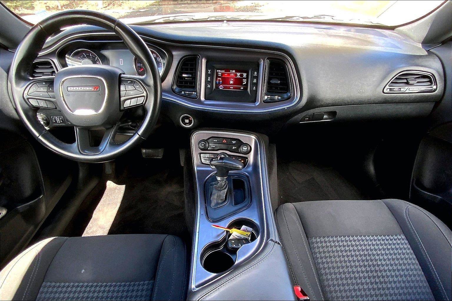 Certified 2017 Dodge Challenger R/T RWD image 15