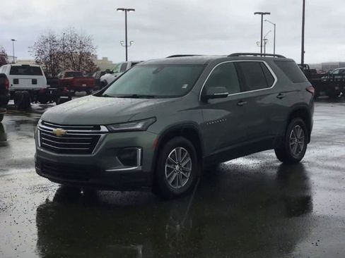 Used 2022 Chevrolet Traverse LT image 4