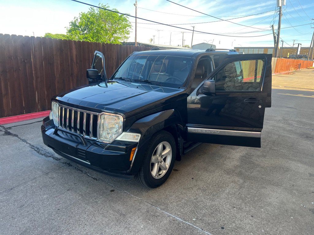 Used 2011 Jeep Liberty Limited w/ Exterior Appearance Group RWD image 8