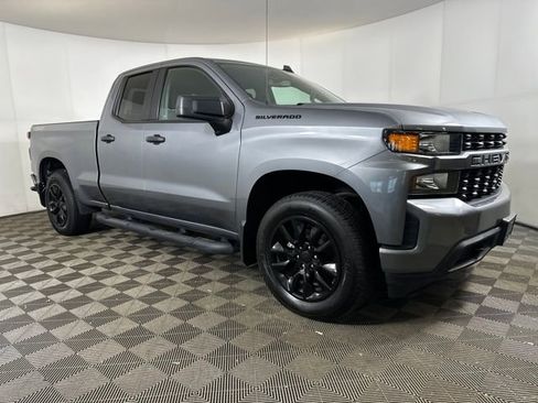 Used 2021 Chevrolet Silverado 1500 Custom image 2