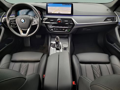 Used 2023 BMW 530i xDrive image 13
