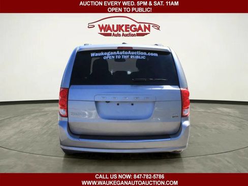 Used 2017 Dodge Grand Caravan SXT image 6