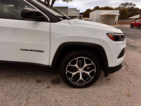 Used 2024 Jeep Compass Limited AWD/4WD image 13