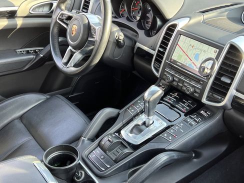 Used 2016 Porsche Cayenne image 4