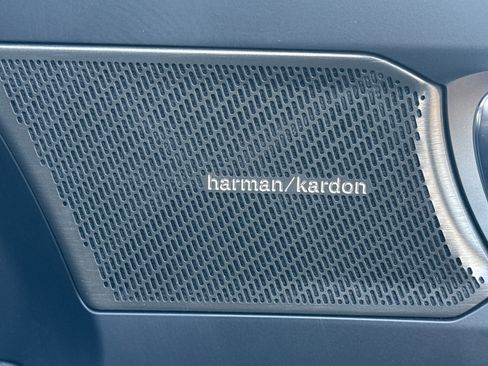 Used 2023 Volvo C40 P8 Recharge Ultimate image 20