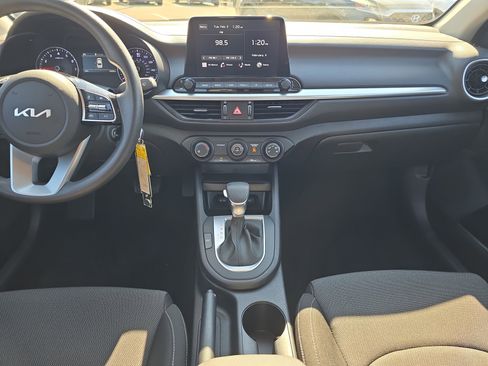 Certified 2024 Kia Forte LXS w/ LXS Technology Package image 14