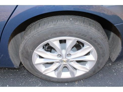 Used 2025 Chevrolet Malibu LT image 8