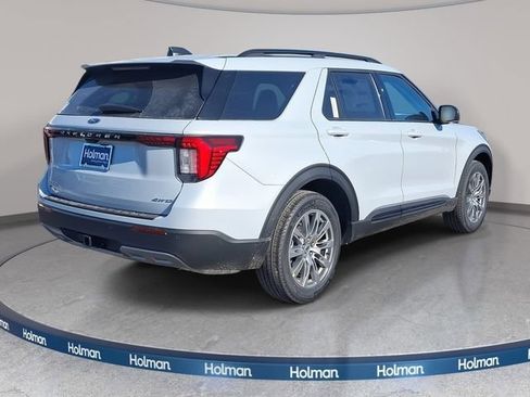 Used 2026 Ford Explorer Active w/ Active Comfort Package AWD/4WD image 4