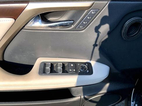 Used 2022 Lexus RX 450h AWD w/ Premium Package image 35