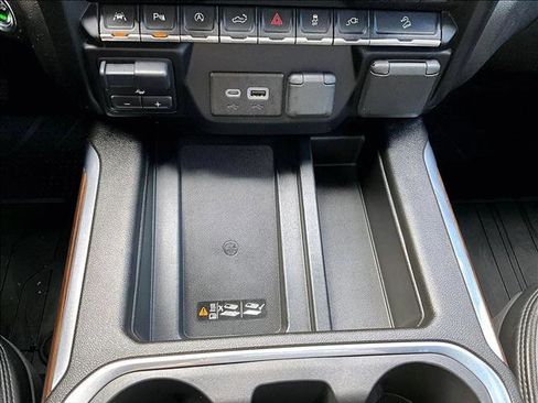 Used 2021 Chevrolet Silverado 1500 High Country w/ Technology Package image 26