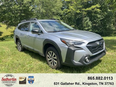 Used 2025 Subaru Outback Premium w/ Tech Package 1 AWD/4WD image 1
