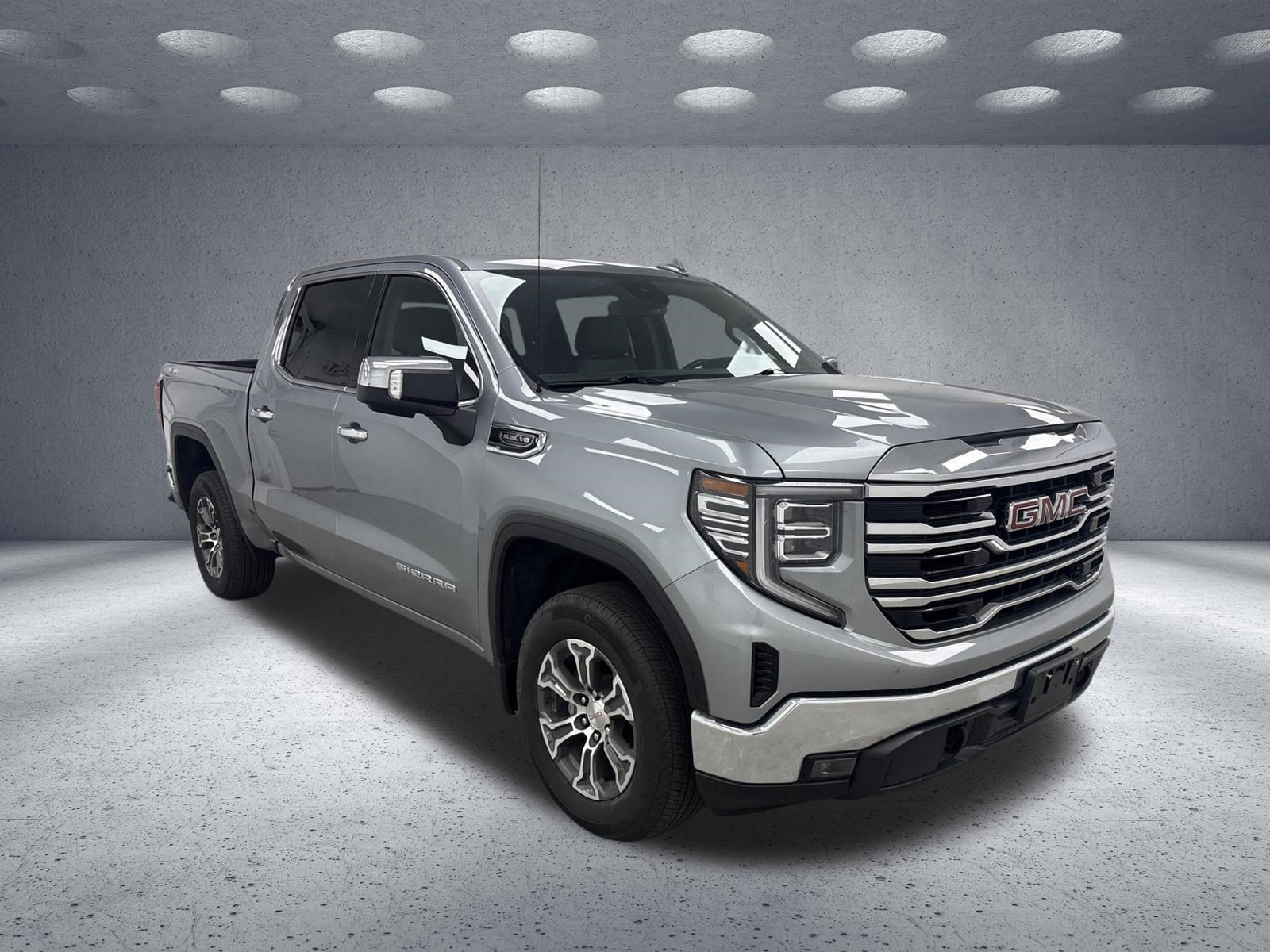 Used 2025 GMC Sierra 1500 SLT AWD/4WD image 7