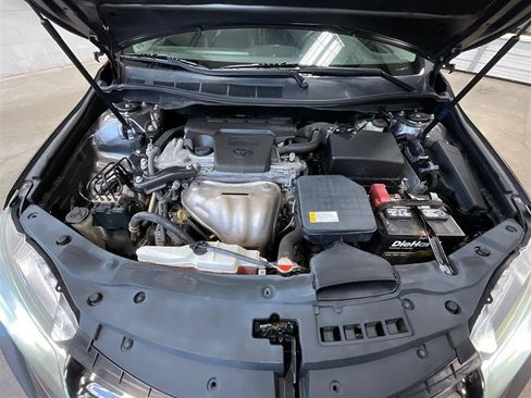 Used 2016 Toyota Camry SE FWD image 31